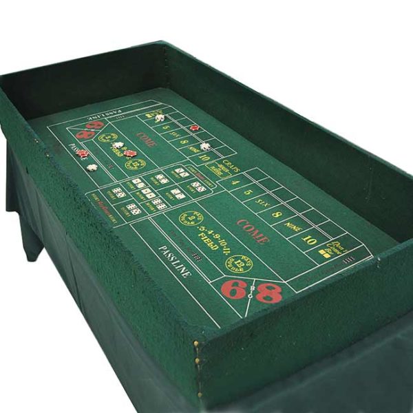 Bring the spirit of Vegas to your next casino night event with this Craps Table Kit. This Craps Table cover has a smooth and consistent playing surface just like in the casinos. With this Craps layout cloth, recreate the winning feeling outside the casino. Dimensions: 36 x 72 inches.